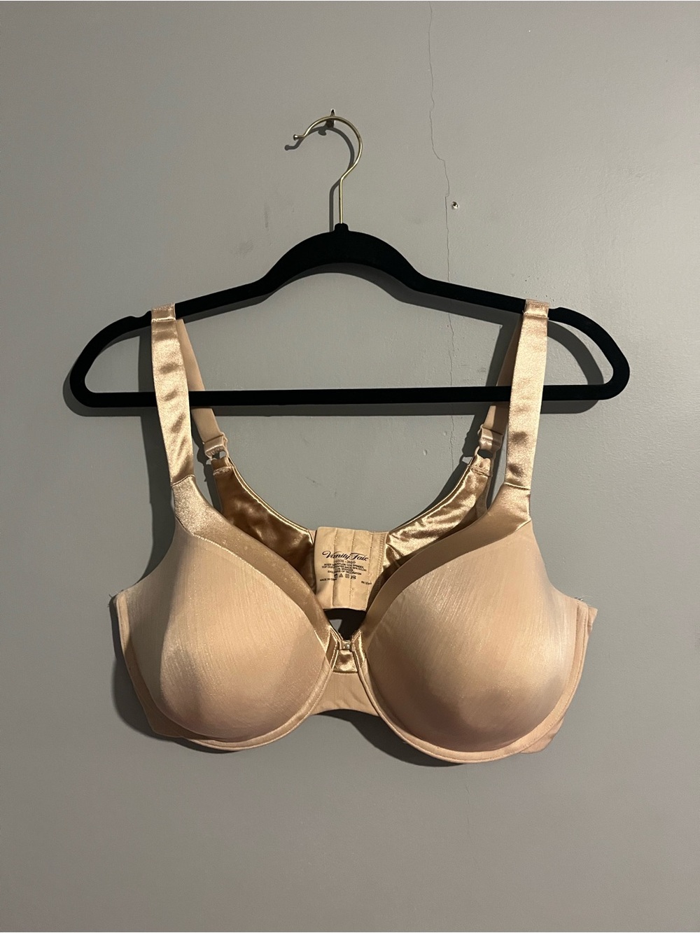 Vanity Fair Smooth Nude Underwire Bra size 38 DD metallic shine sexy feminine